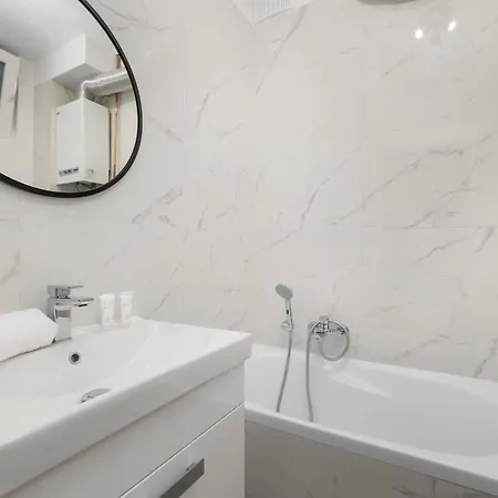 Raclawicka Modern For 4 Guests By Renters * Danzig