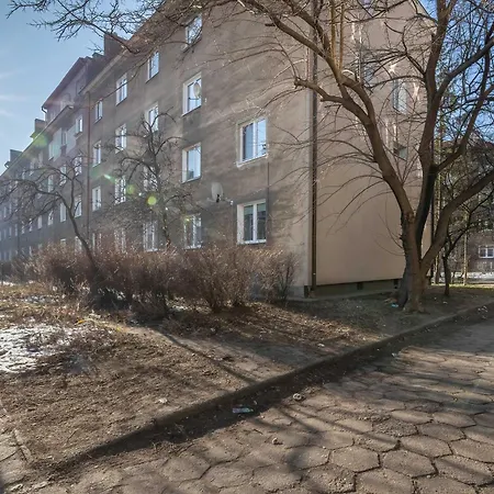 Raclawicka Modern For 4 Guests By Renters Gdaňsk