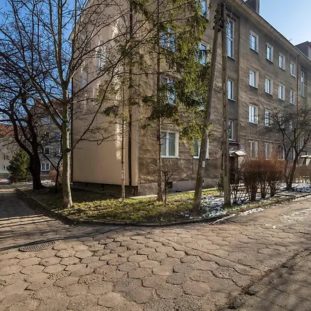 Raclawicka Modern For 4 Guests By Renters *