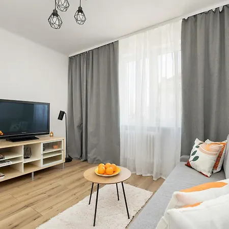 Raclawicka Modern For 4 Guests By Renters 아파트