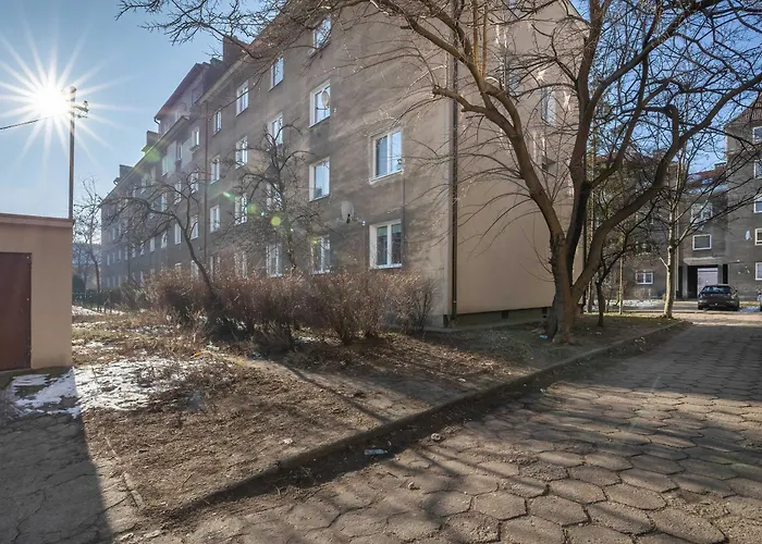 Raclawicka Modern For 4 Guests By Renters Gdańsk