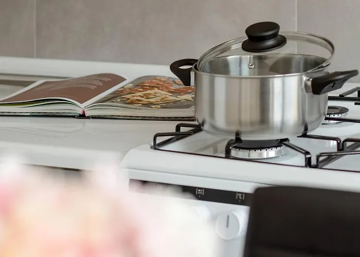 Raclawicka Modern For 4 Guests By Renters Gdańsk