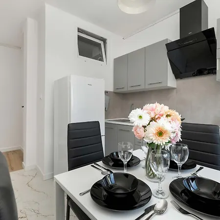 Lägenhet Raclawicka Modern For 4 Guests By Renters *