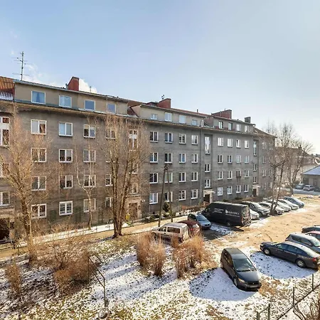 Raclawicka Modern For 4 Guests By Renters