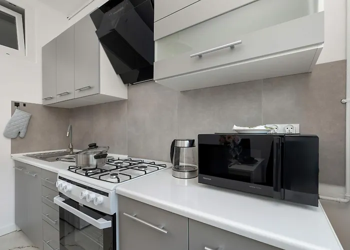 Apartament Racławicka Modern For 4 Guests By Renters