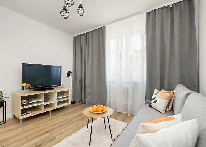 Racławicka Modern For 4 Guests By Renters Apartament