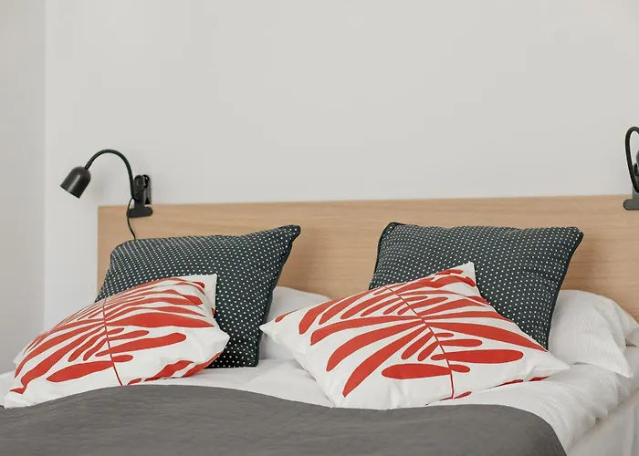 Racławicka Modern For 4 Guests By Renters Apartament